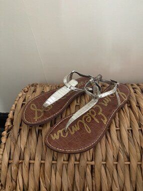Sam Edelman Gigi Silver Metallic Croc T-Strap Sandals Size 7.5
